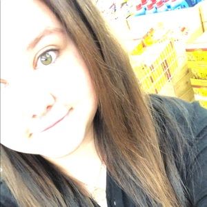 Meet your Posher, Desirae